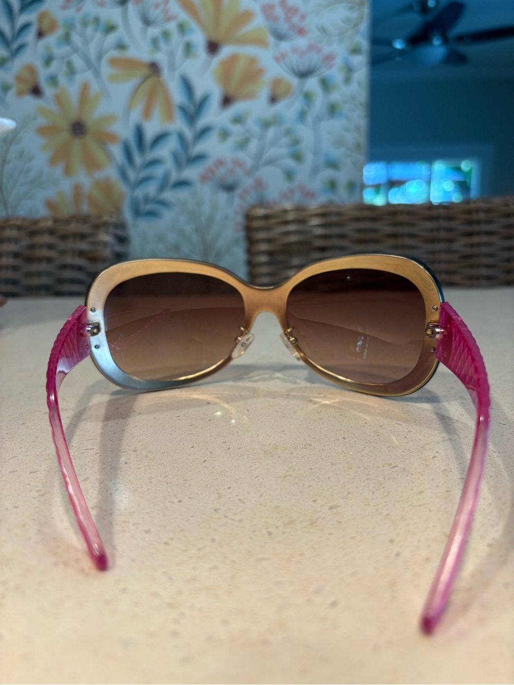 Joan Rivers Women's Gradient Pink/Brown Oversized Sunglasses - Picture 5 of 11
